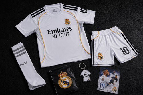 Real Madrid Set für Kinder Saison 25/26 / Fanprodukt MBappe